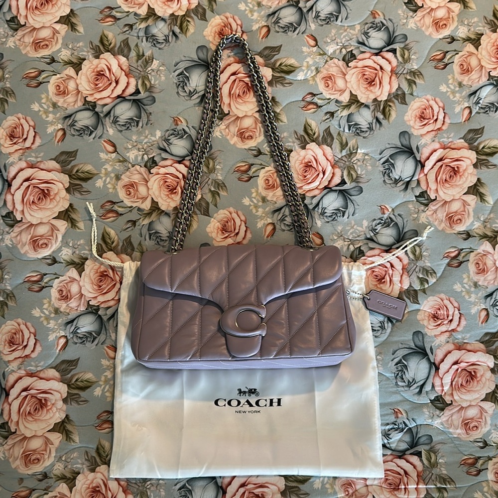Tabby 26 in Lavender w. Pillow Quilting